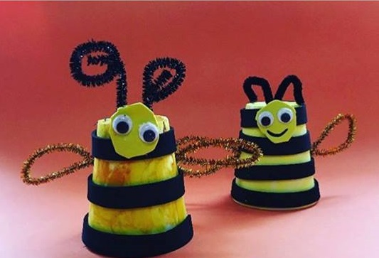 Recycled Crafts: Pipe Cleaner Bees