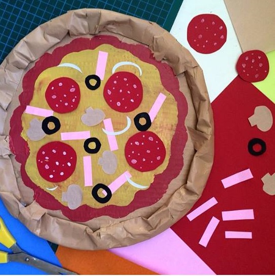 Fun toddler craft idea - pizza party! #crafts #toddlersoftiktok